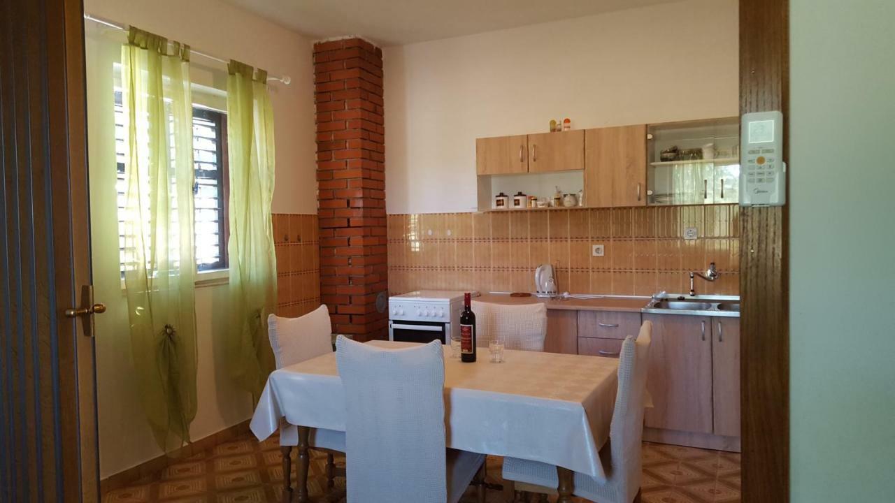 Vacation Home Ivan Kasic Екстер'єр фото